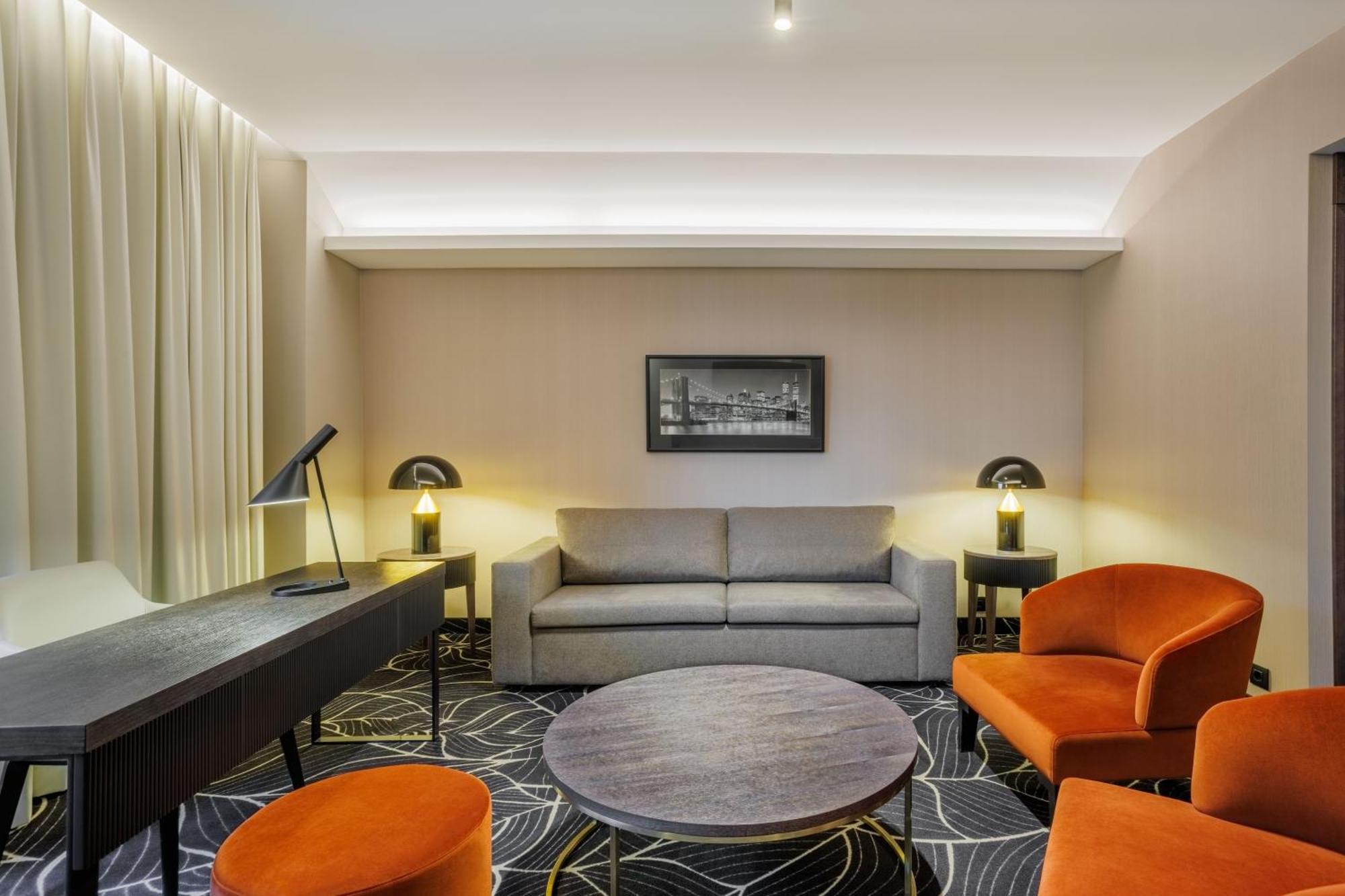 Movenpick Hotel Таллин Экстерьер фото