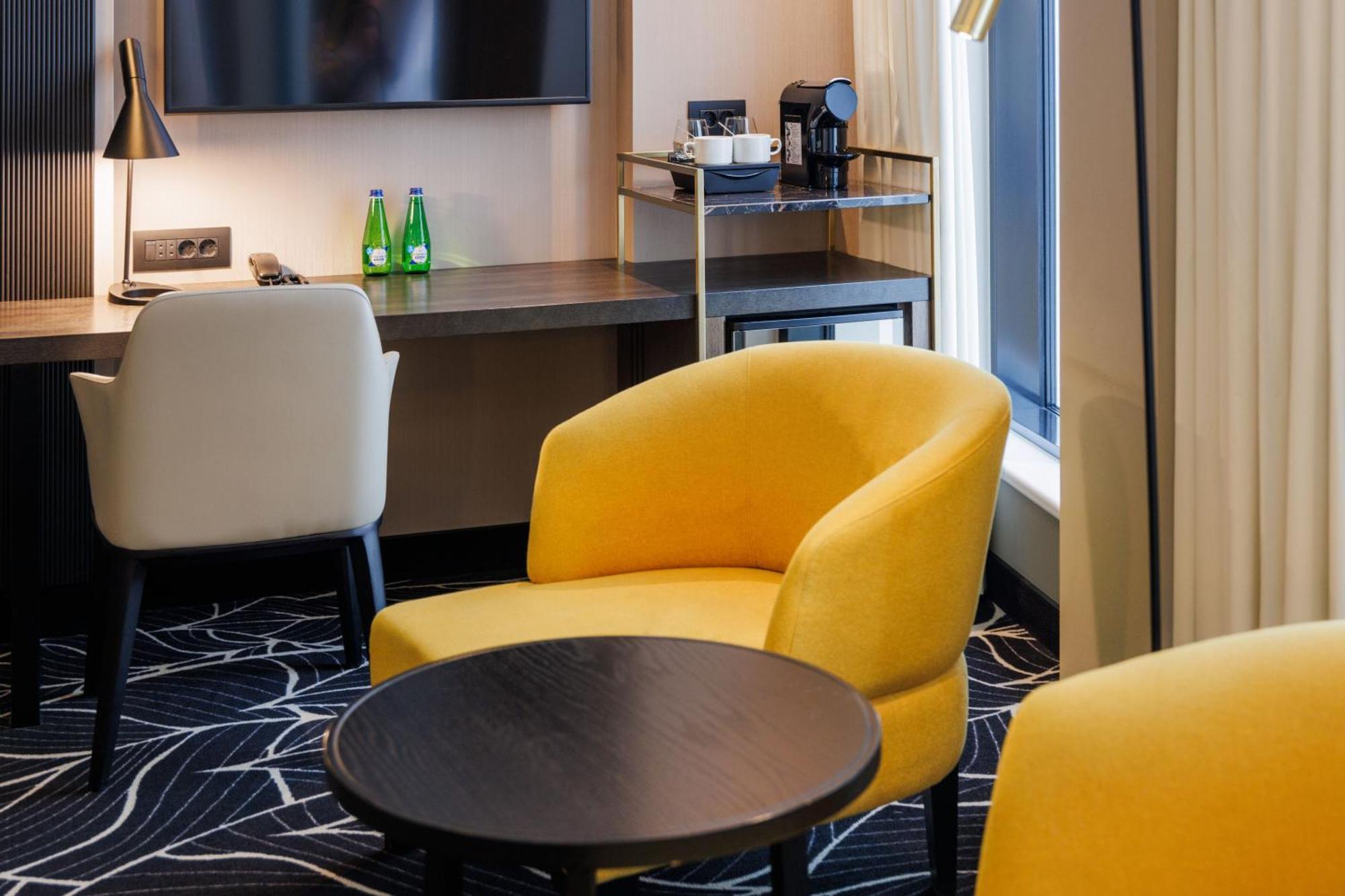 Movenpick Hotel Таллин Экстерьер фото