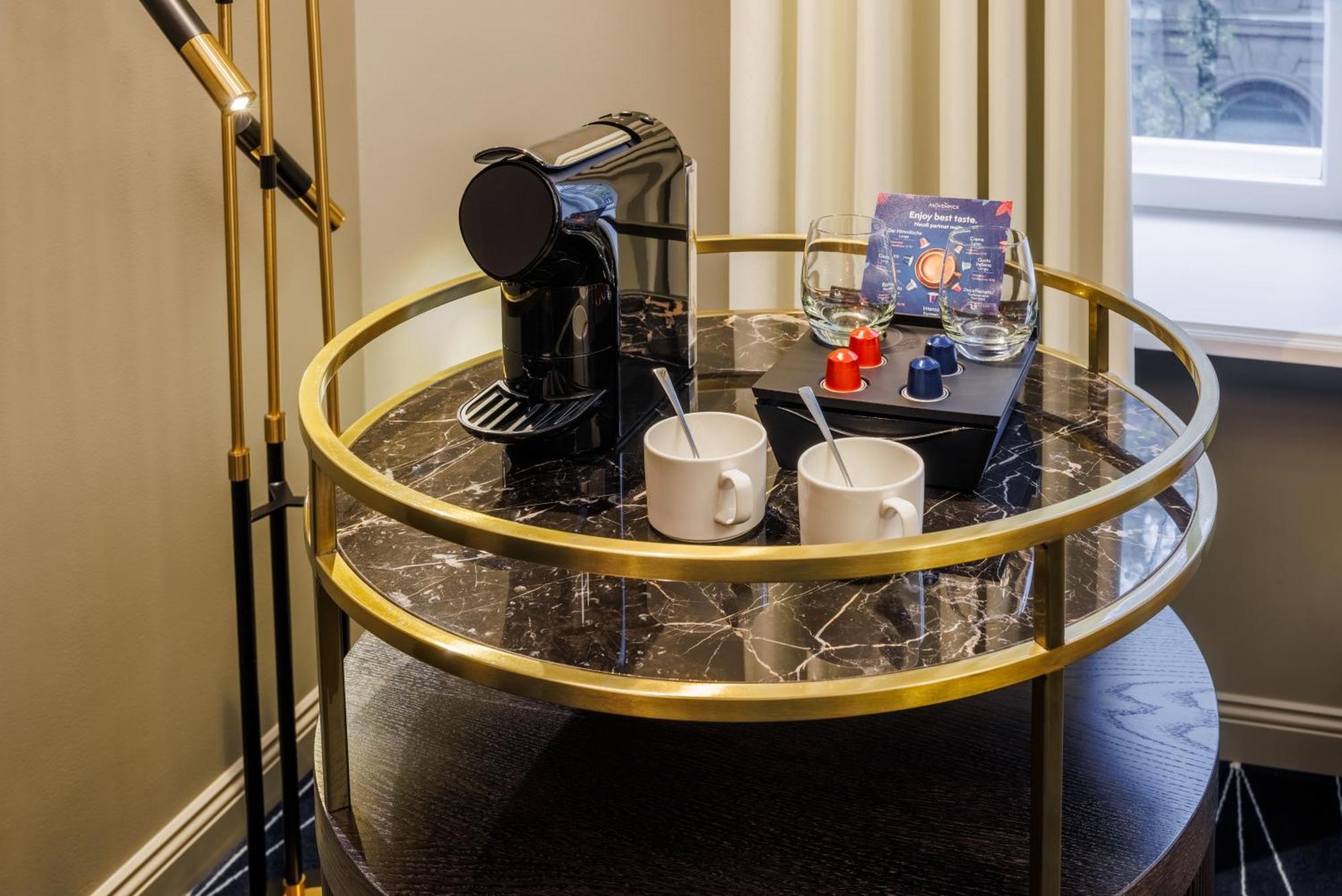 Movenpick Hotel Таллин Экстерьер фото